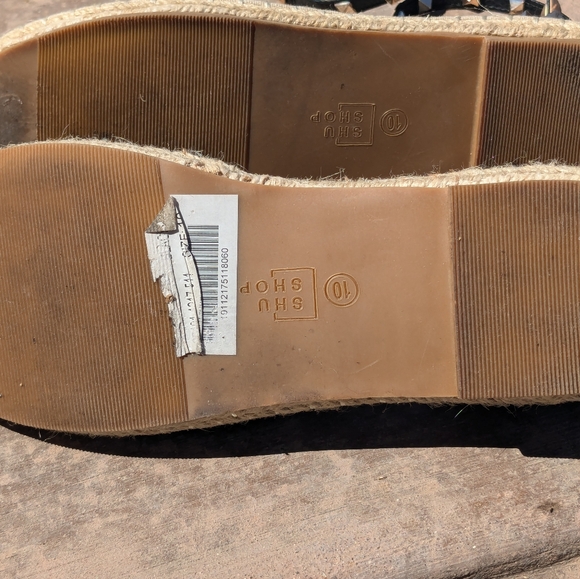 Rockstud Espadrilles Closed-toe with ankle straps,  low platform US size 10. - Picture 5 of 10